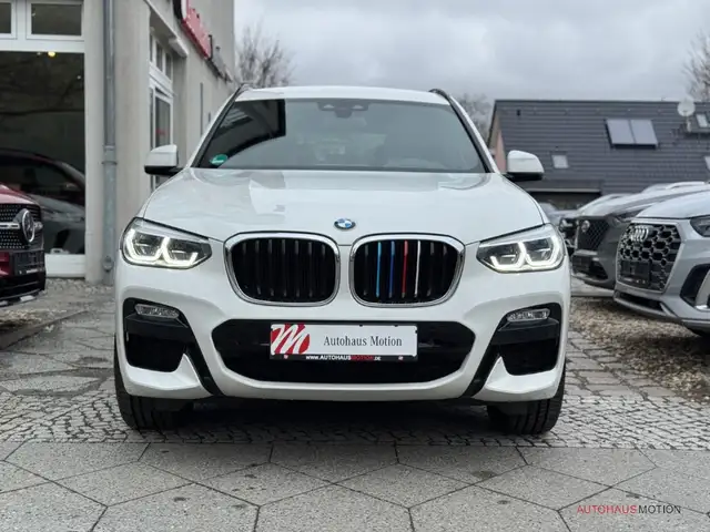 BMW X3 view 3