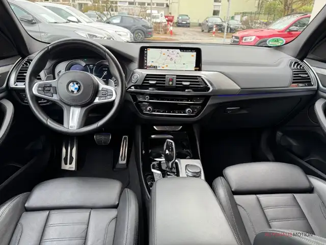 BMW X3 view 12