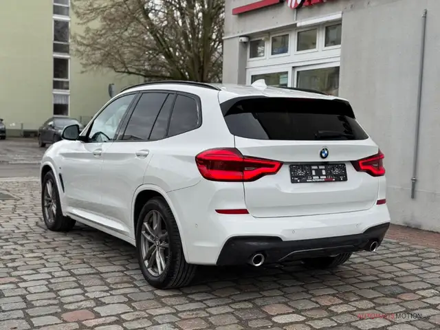 BMW X3 view 7