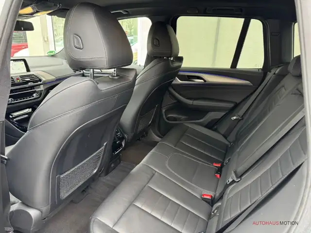 BMW X3 view 11
