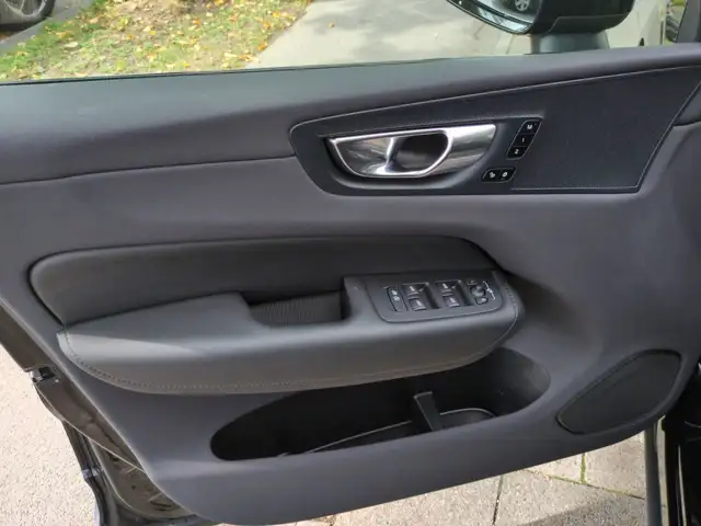 Volvo XC60 view 10