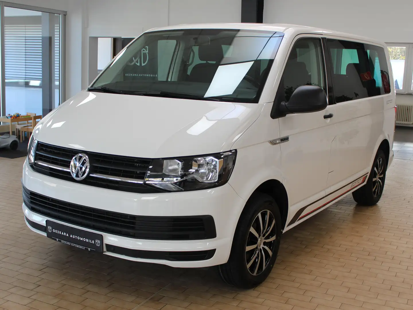 Volkswagen T6 Multivan Multivan Trendline TDI 150PS *PDC *STHZ *Klimaauto Weiß - 2