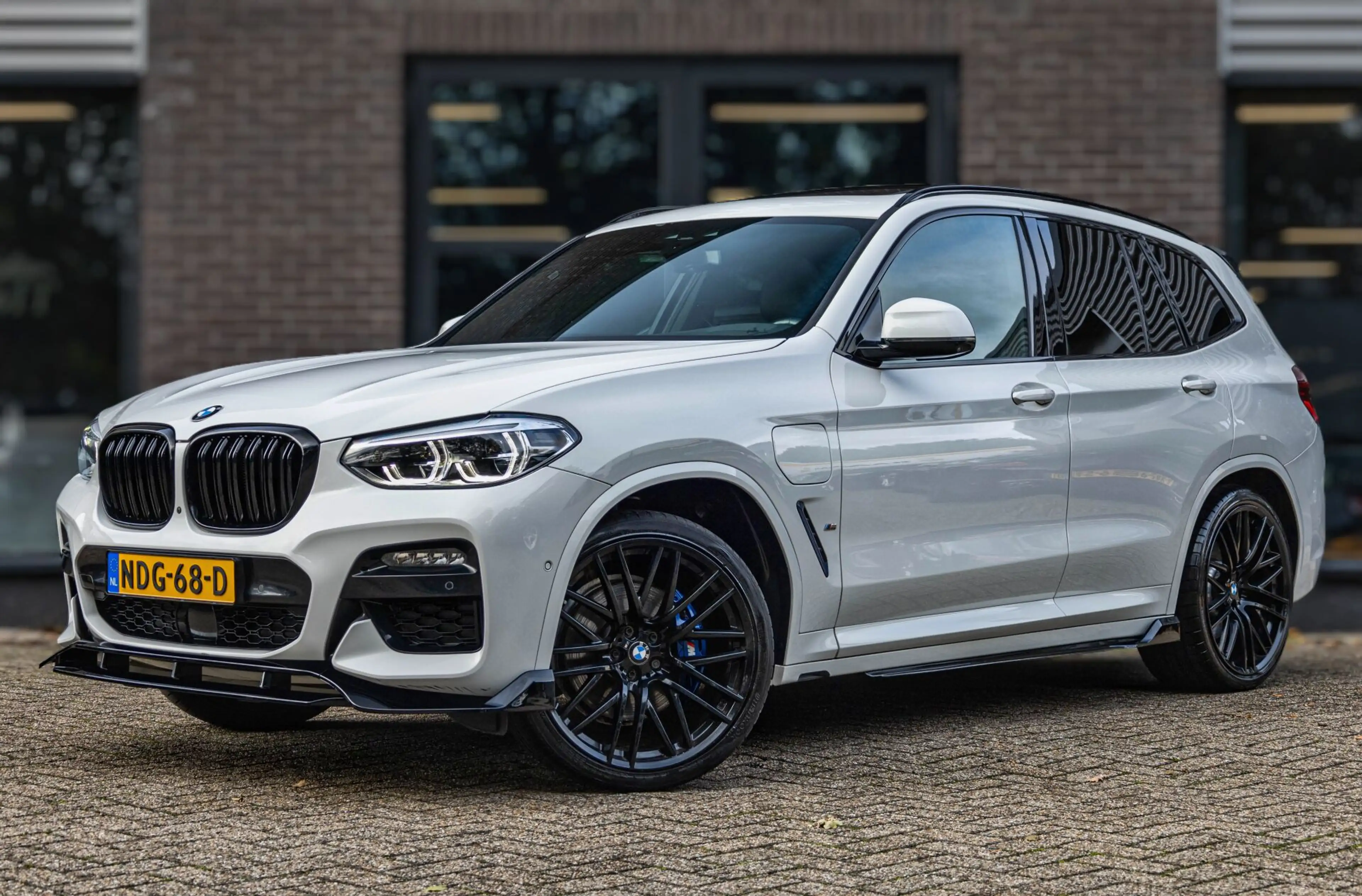 BMW X3 G01 xDrive30e High Executive M Sport / Adaptive / — photo 2