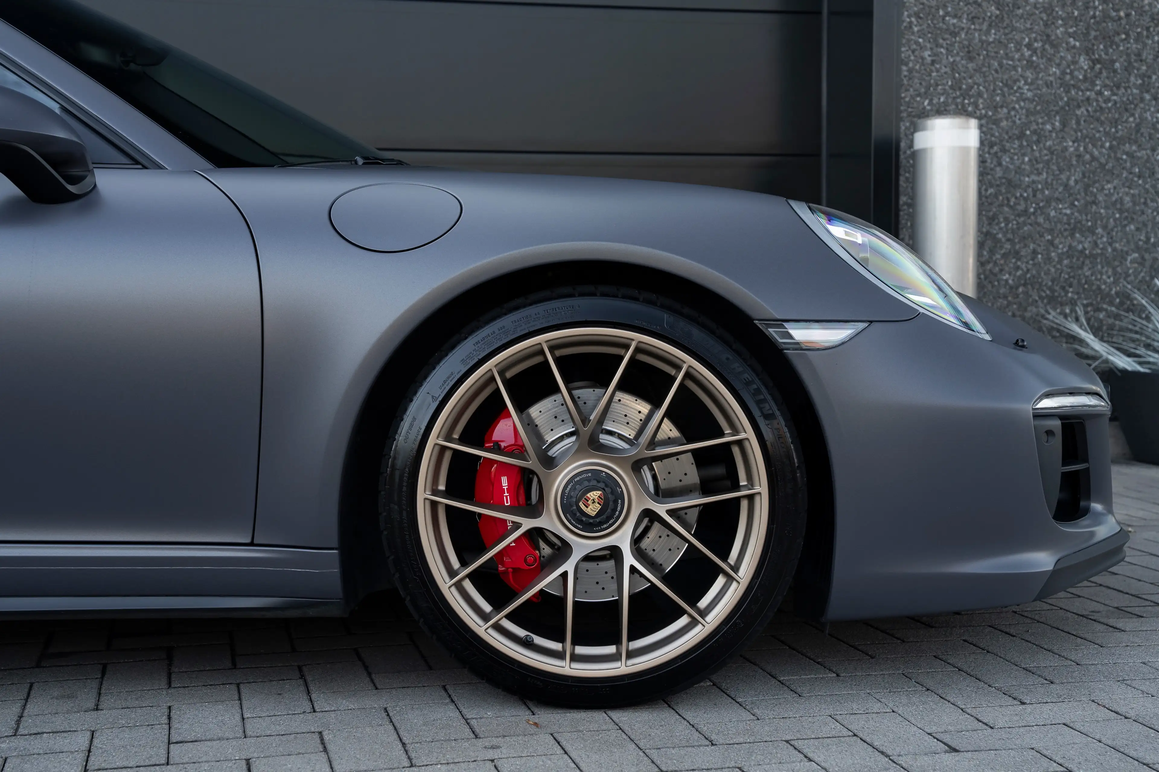 Porsche 911 911 Carrera 2 GTS Cabriolet 3.0 Turbo — photo 3