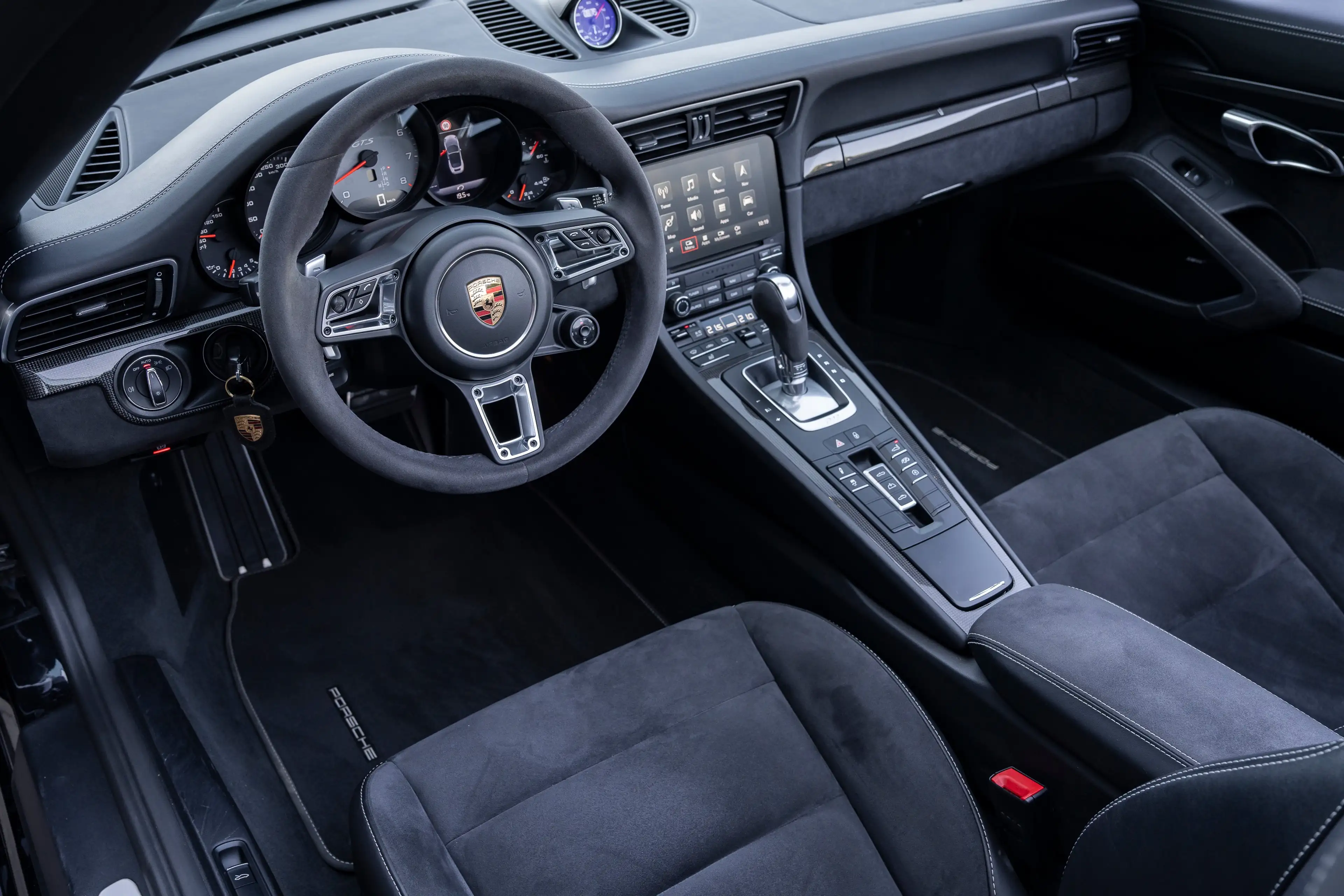 Porsche 911 911 Carrera 2 GTS Cabriolet 3.0 Turbo — photo 15