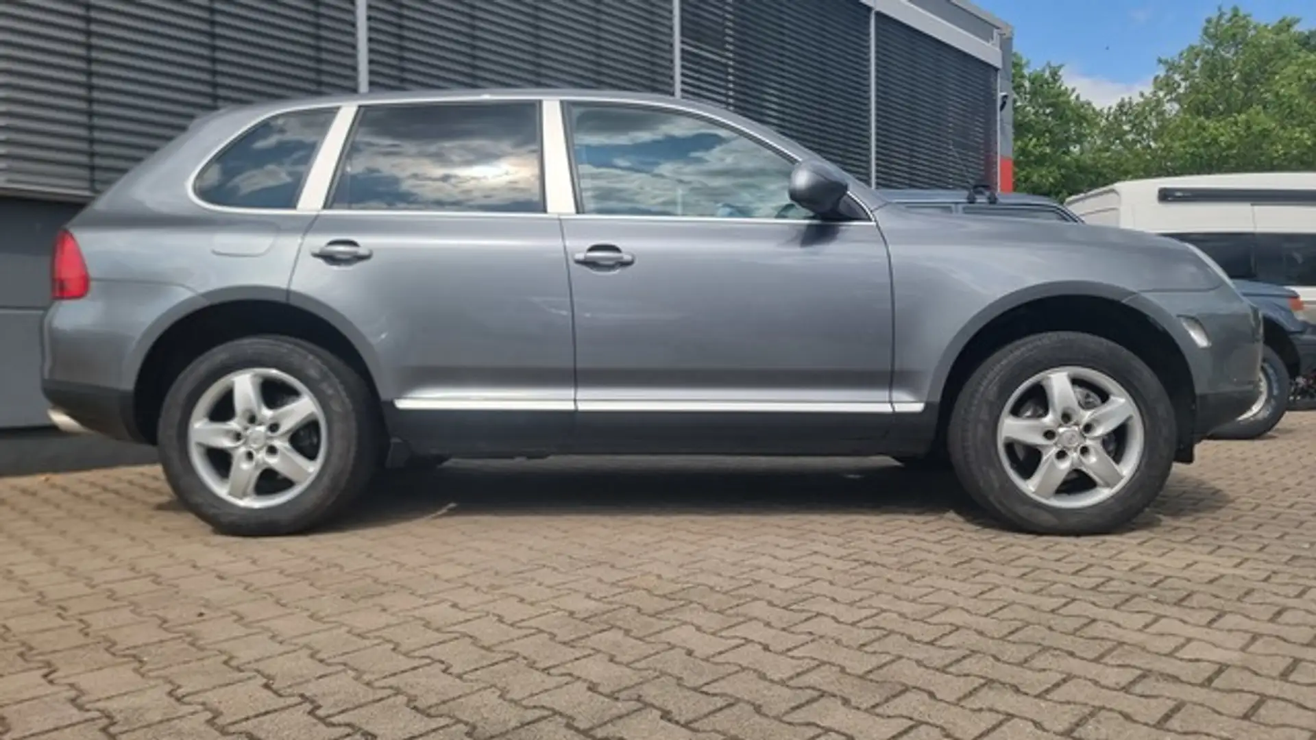 Porsche Cayenne 3,2 V6 AUTOMATIK -2.Hand - guter Zustand Grijs - 1