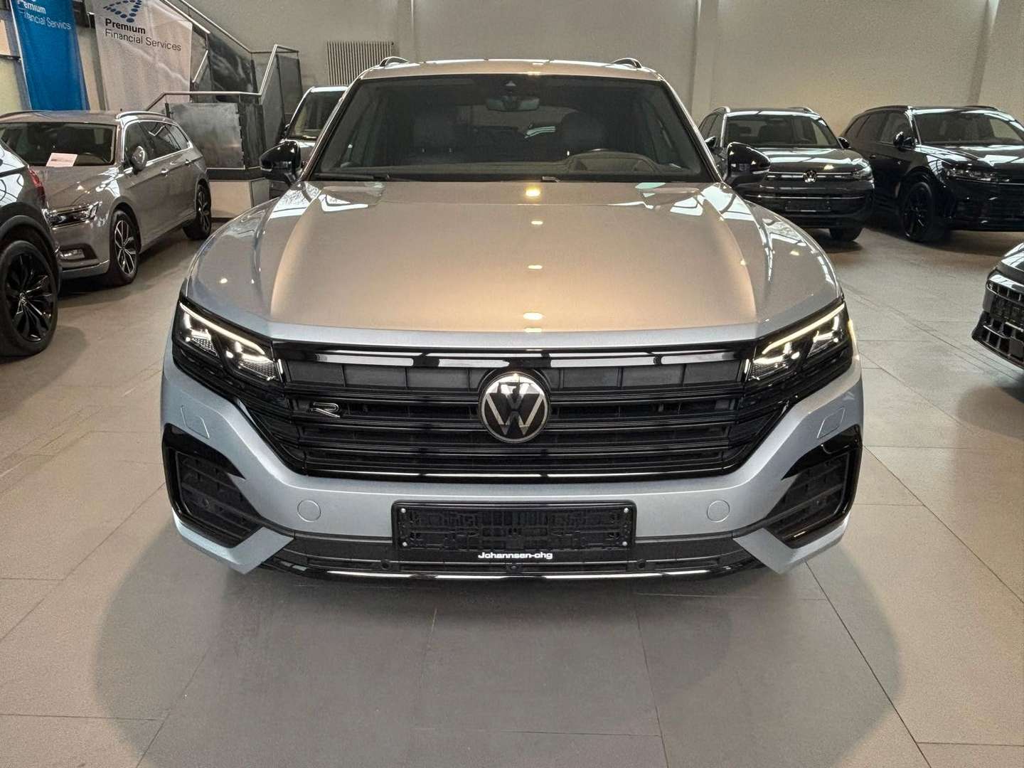 Volkswagen Touareg 4Motion R-Line -  - Joinsteer - #2