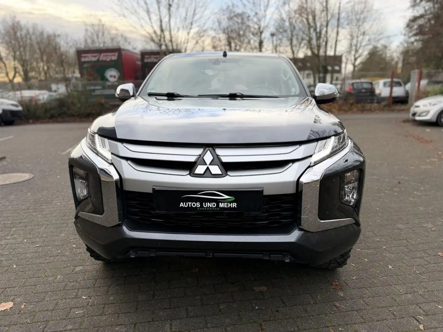 Mitsubishi L200 Select Doppelkabine 4WD Klima Gris - 2