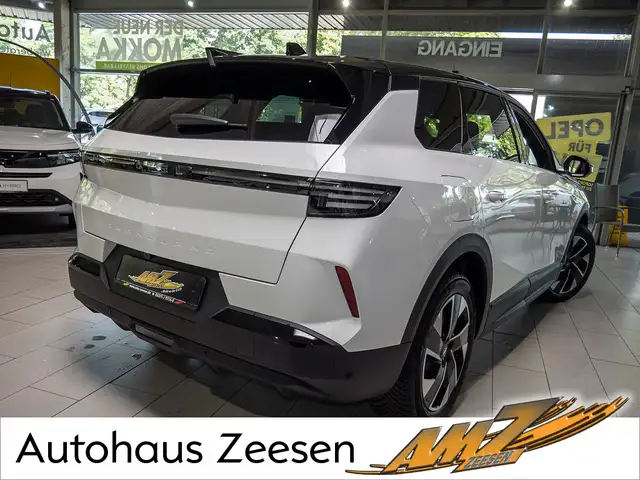 Opel Grandland view 3