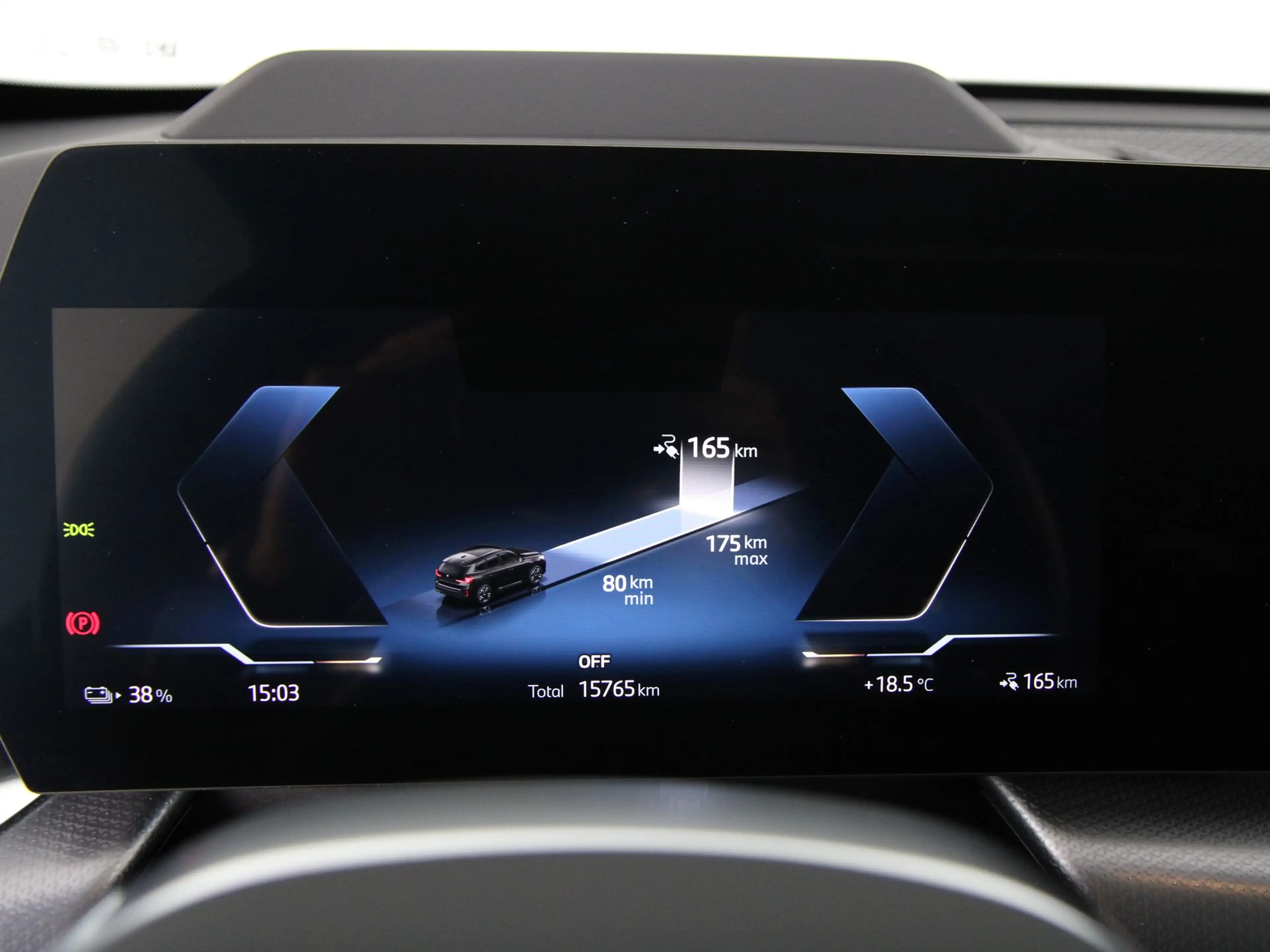 BMW iX1 eDrive20 67 kWh M-Sport SoH 100% — photo 3
