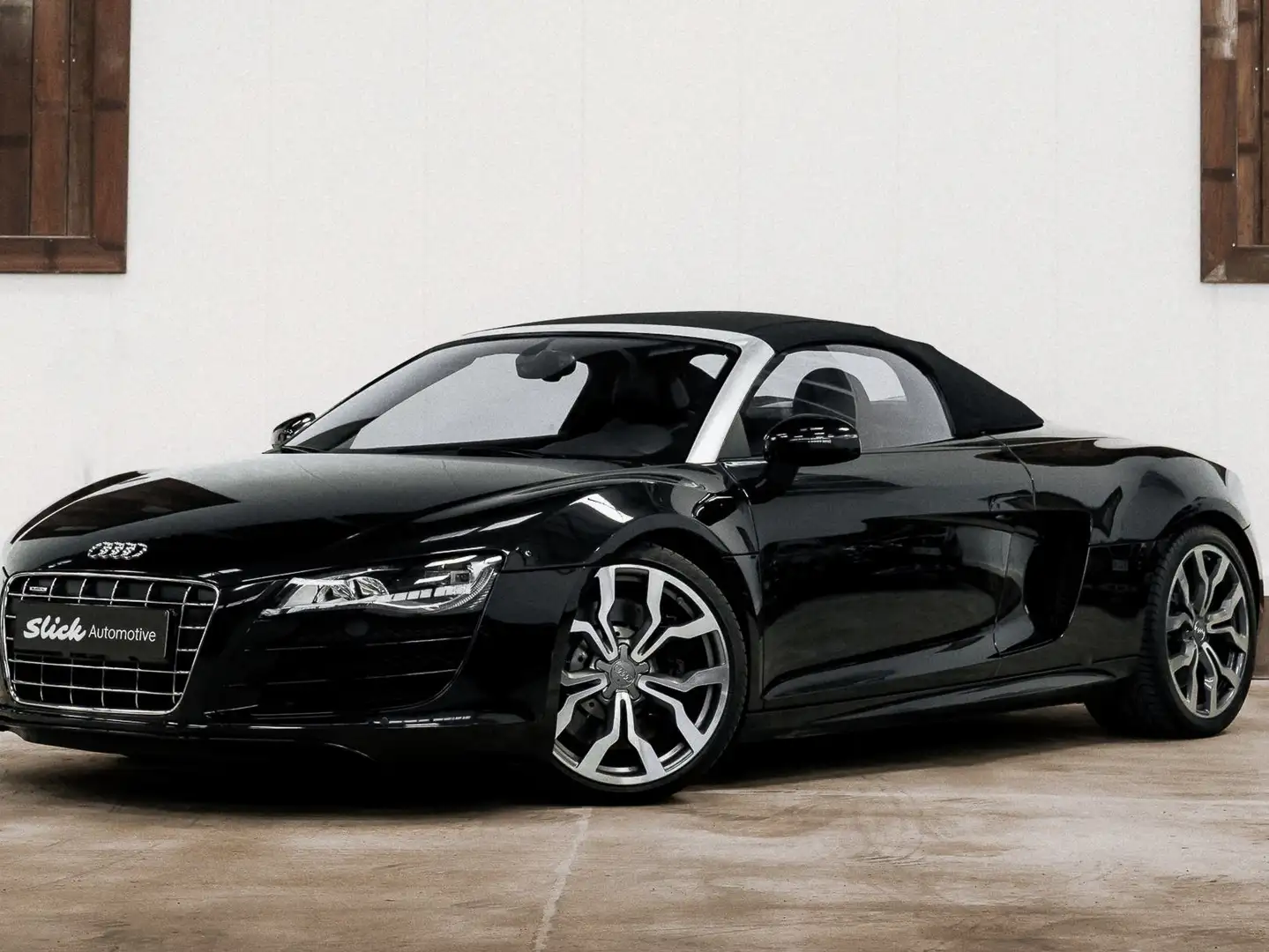 Audi R8 V10 Spyder Schwarz - 1