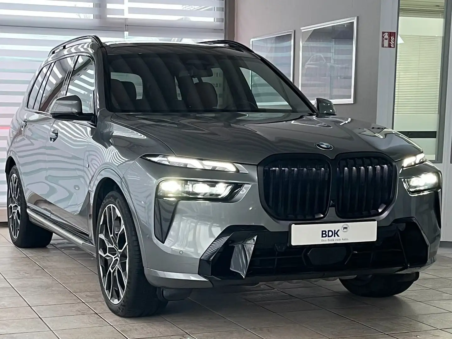 BMW X7 xD40d MSport-PRO 360°Kam PANO HUD AHK 22'Zoll Gris - 1