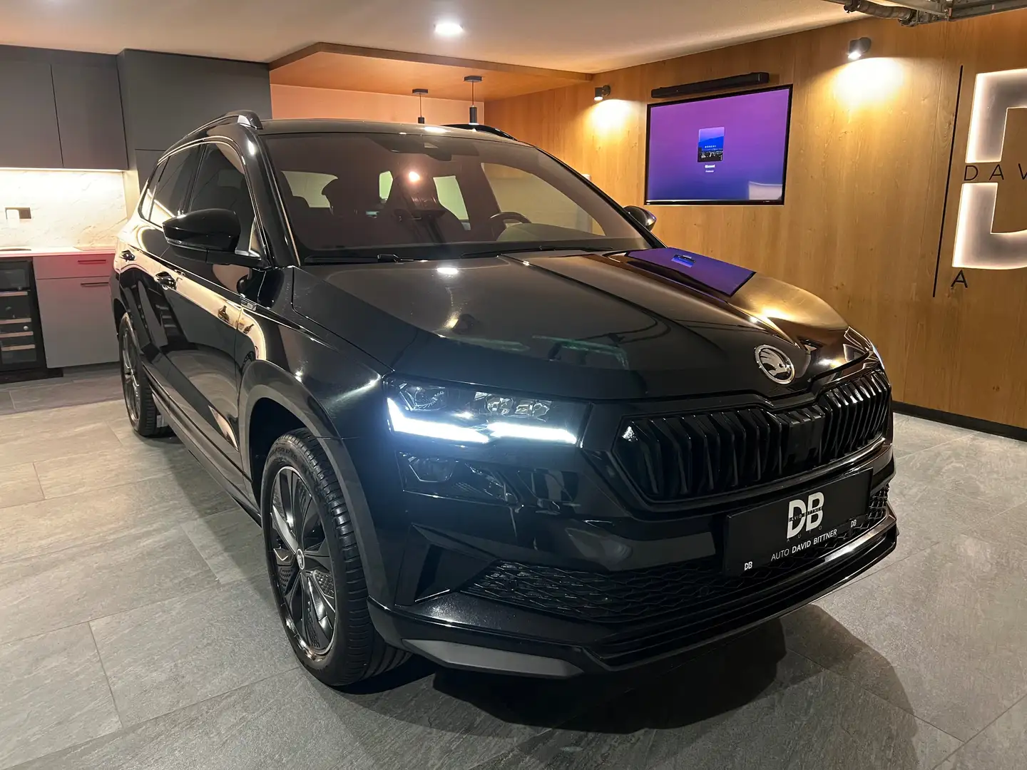 Skoda Karoq 2,0 TDI 4x4 Sportline - Facelift - ACC - Matrix Schwarz - 1