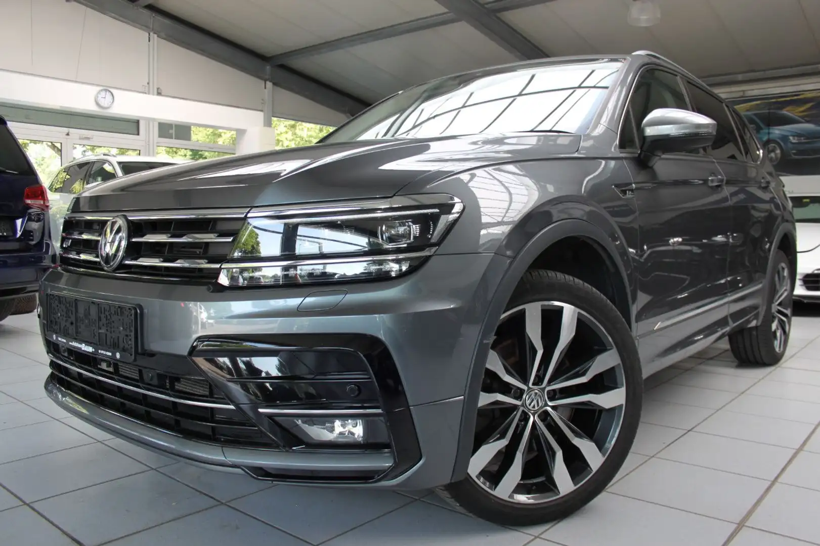 Volkswagen Tiguan Allspace HIGHL/R-LINE/AHK/AID/ACC/20"/APP Grau - 2