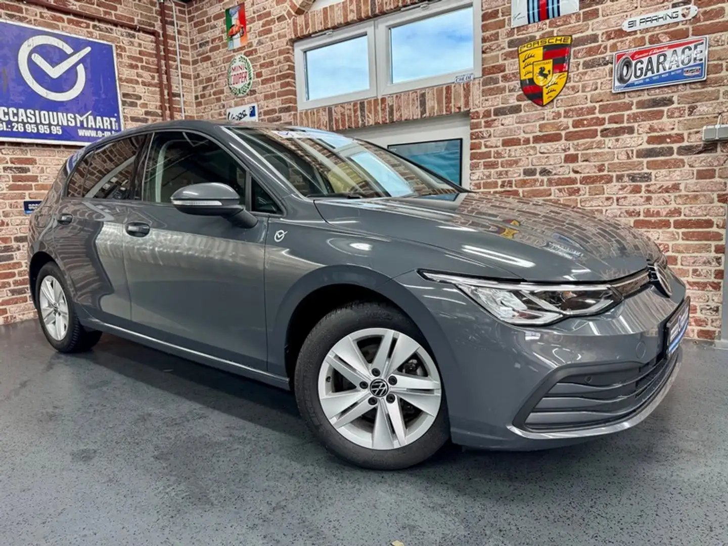 Volkswagen Golf Golf VIII 2.0 TDi 150cv Auto LIFE Grijs - 1