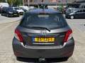 Toyota Yaris 1.3 VVT-i ASPIRATION NL-AUTO 1E-EIG DEALER-OND NAV Grijs - thumbnail 6
