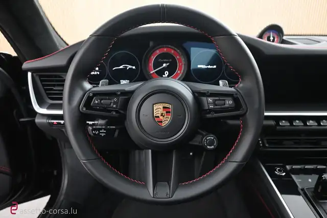 Porsche 911 view 12