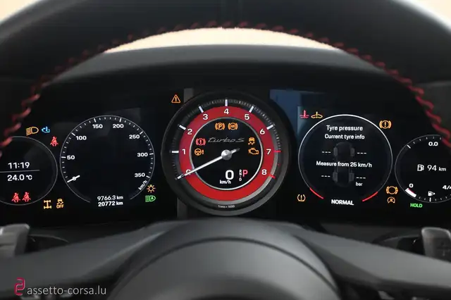 Porsche 911 view 13