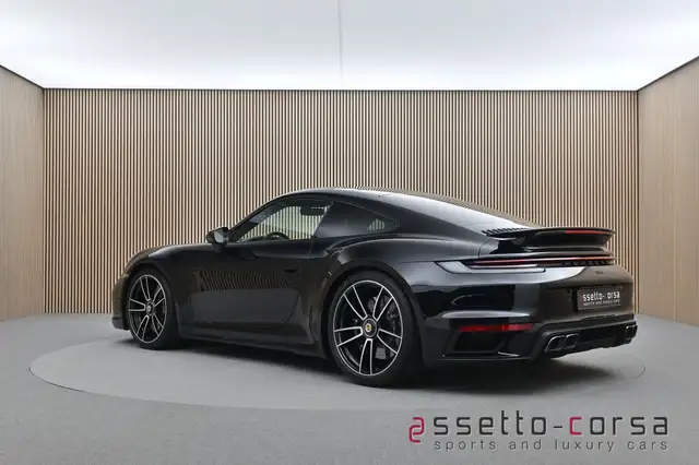 Porsche 911 view 2