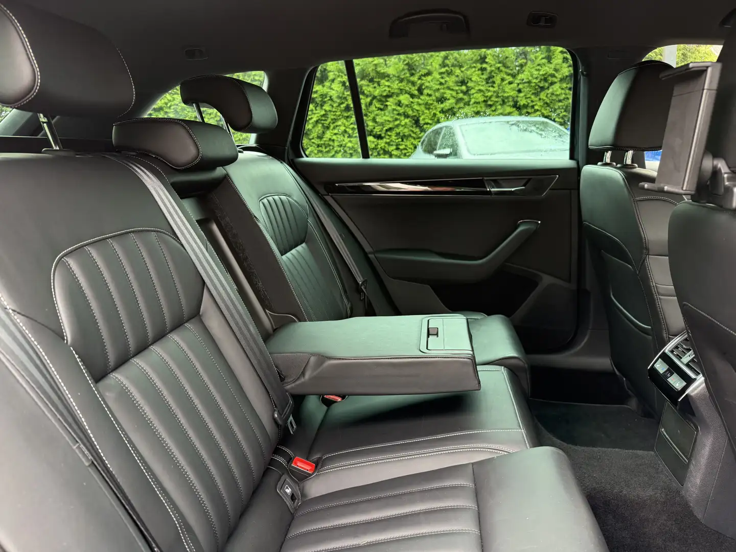 Skoda Superb Combi TSi Plug-in Hybrid iV Aut., Laurin & Klement Grijs - 2