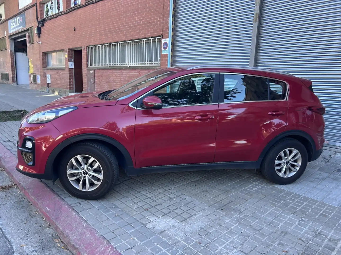 Kia Sportage 1.6 CRDi Drive 4x2 115 Violett - 2
