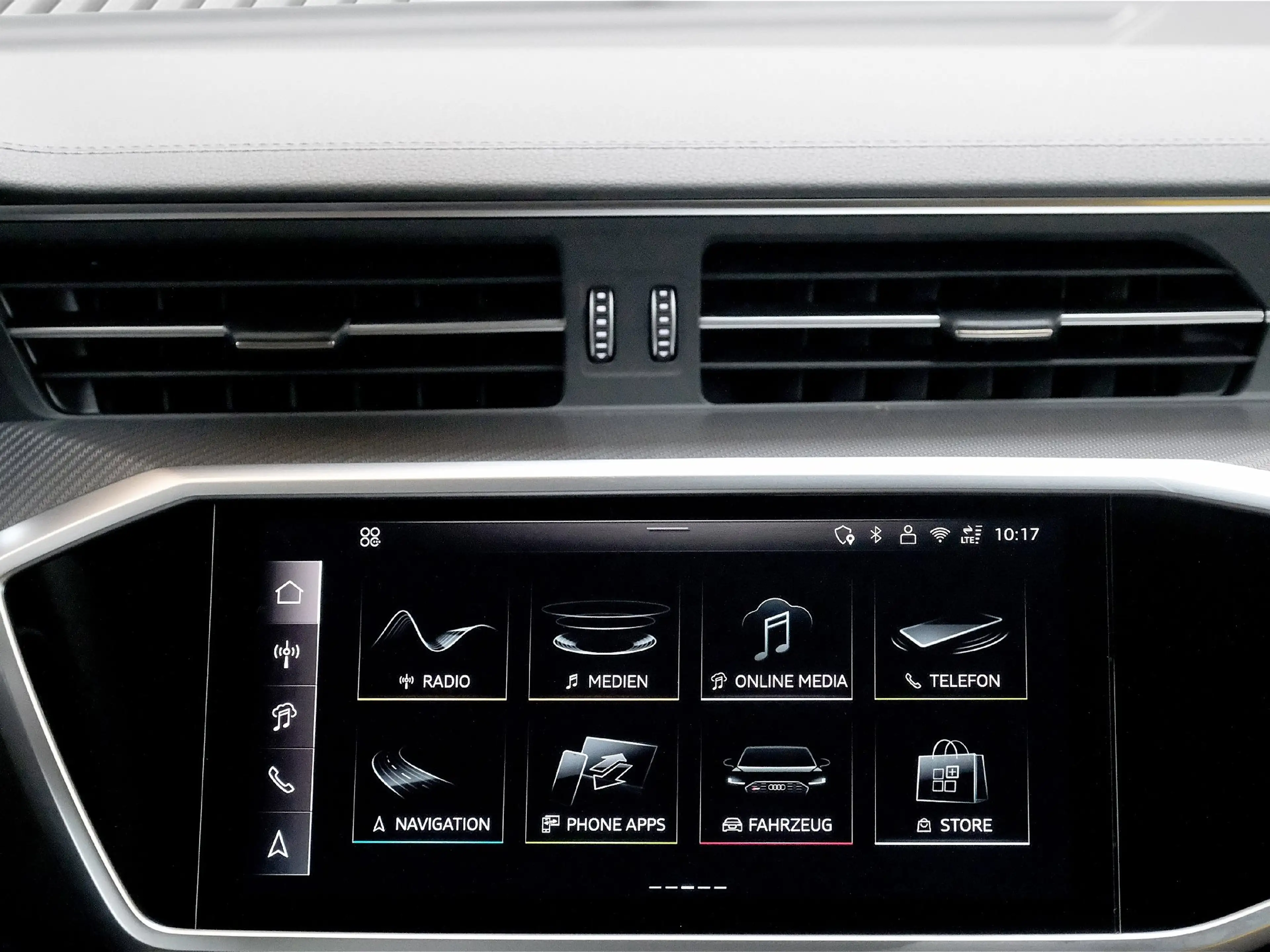 Audi RS6 Avant 4.0 TFSI quattro HUD Navi /1.Hand — photo 14