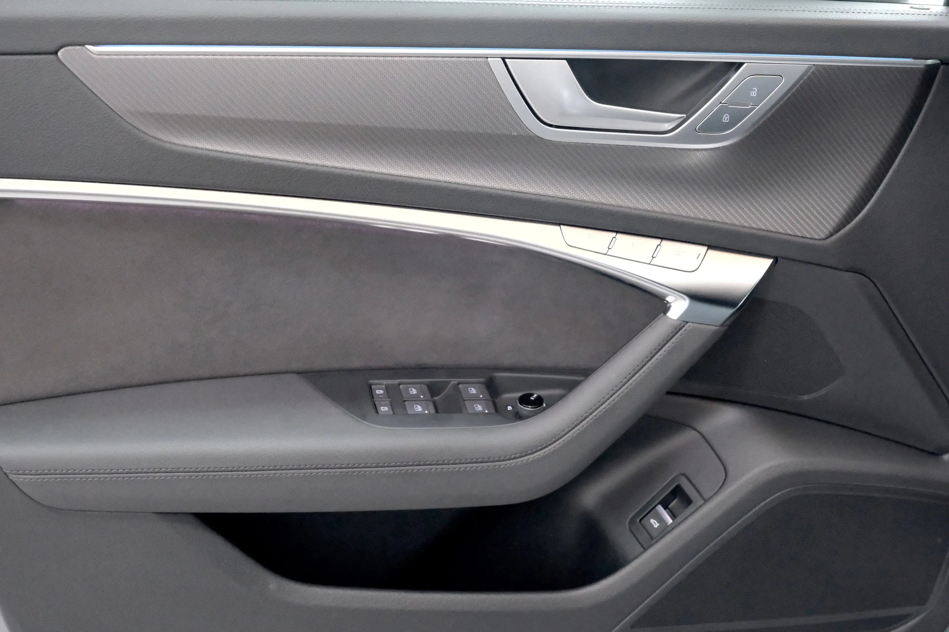 Audi RS6 Avant 4.0 TFSI quattro HUD Navi /1.Hand — photo 7