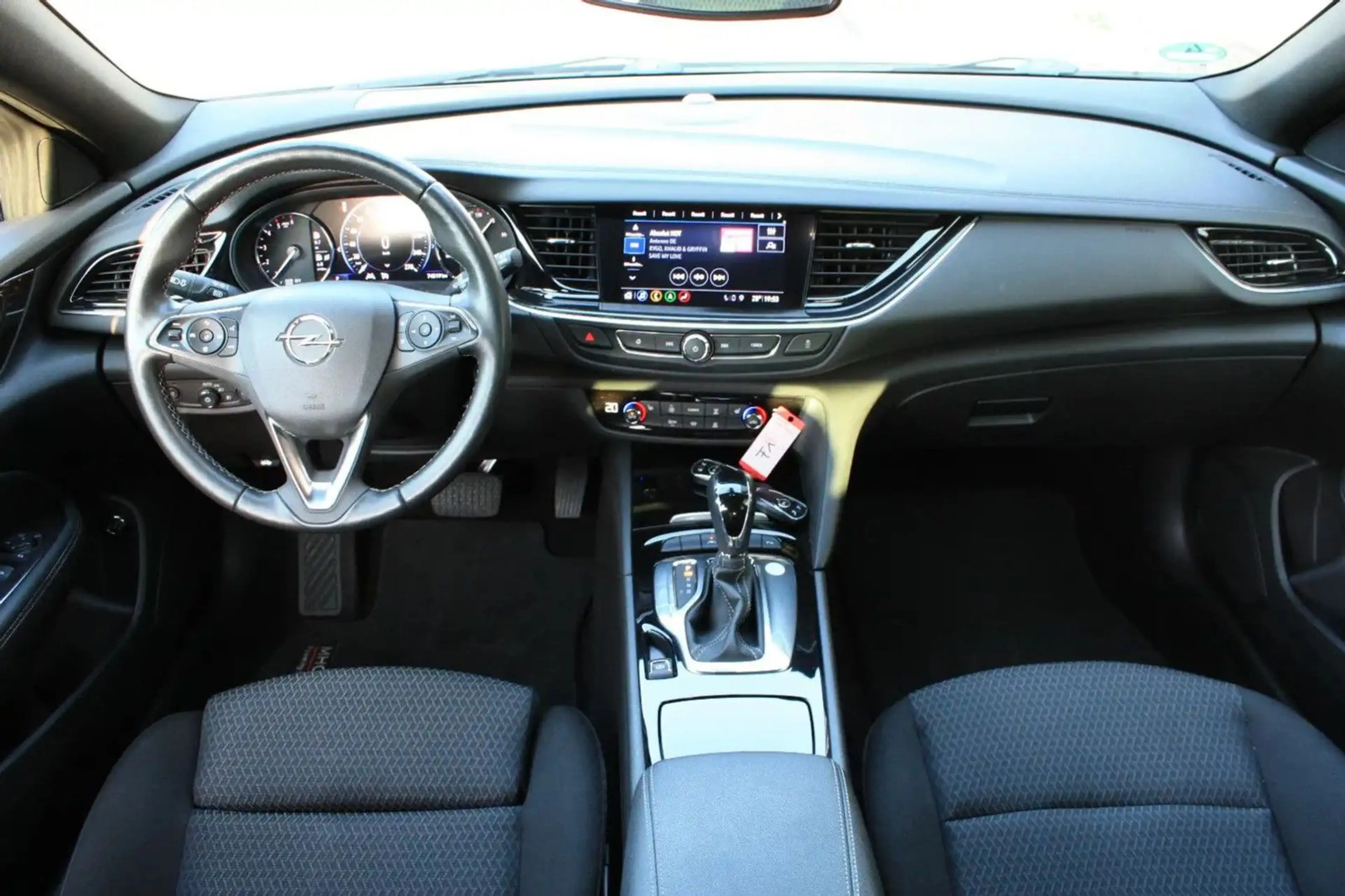 Opel Insignia B Sports Tourer Business — photo 12
