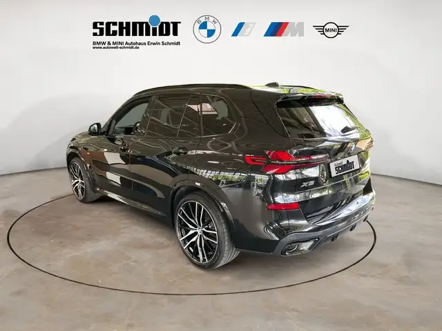 BMW X5 view 4