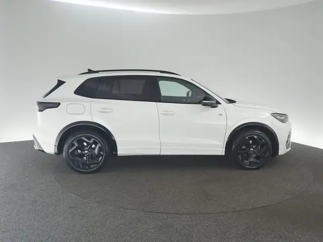 Volkswagen Tiguan view 13