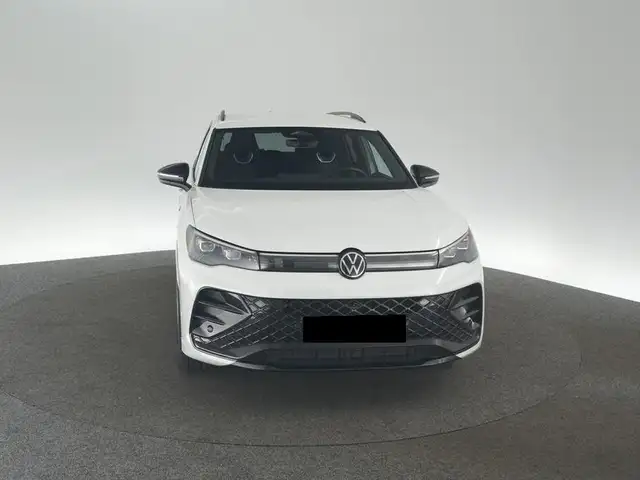 Volkswagen Tiguan view 8