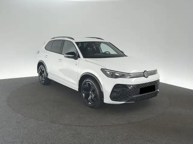 Volkswagen Tiguan main image