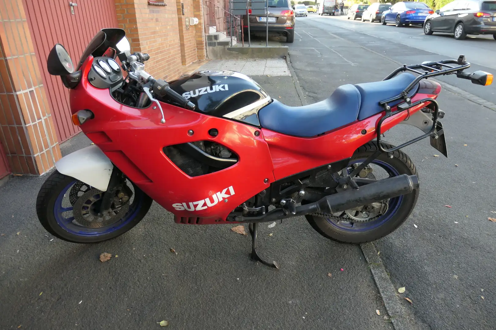 Suzuki GSX 600 F GN 72 B Červená - 2