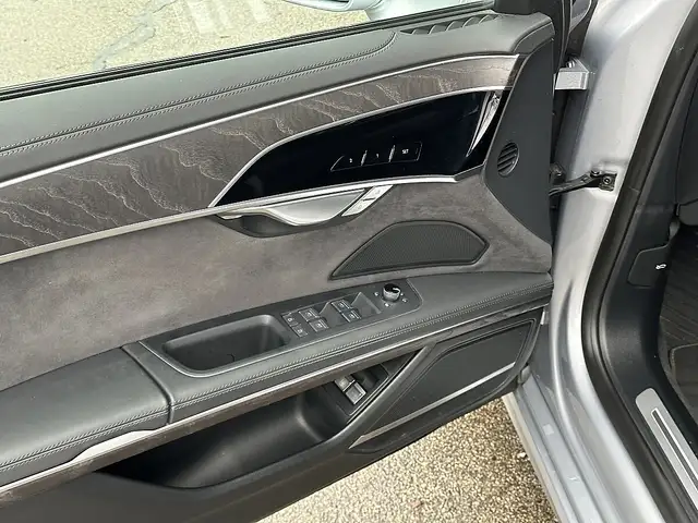 Audi A8 60 TFSI e PHEV quattro / AHK / SZL / Pano / Sof... Ansicht 32