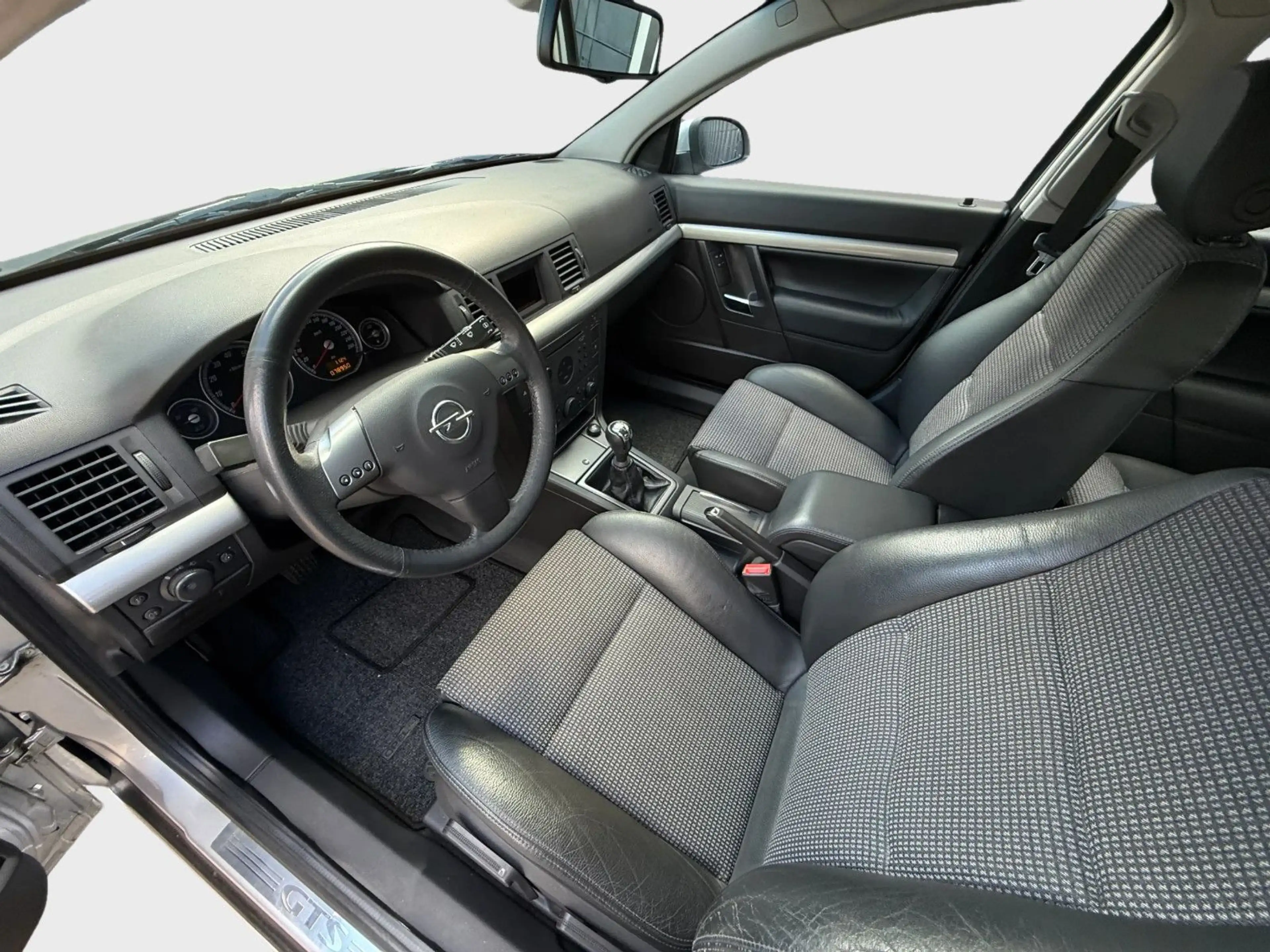 Opel Vectra GTS 1.8 16V*Hand*SHZ*Klima*PDC* — photo 11