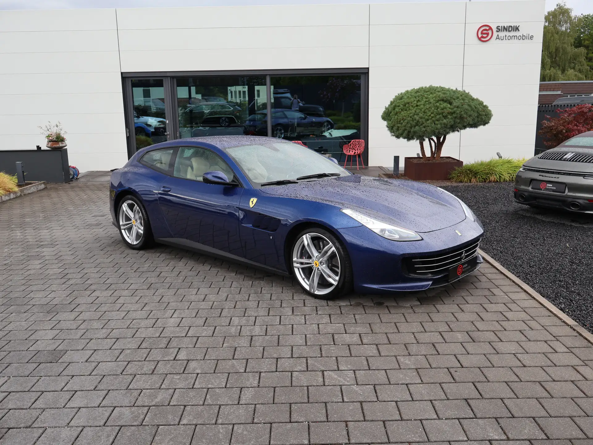 페라리 GTC4 루쏘 V12 2017 파랑 사진 2