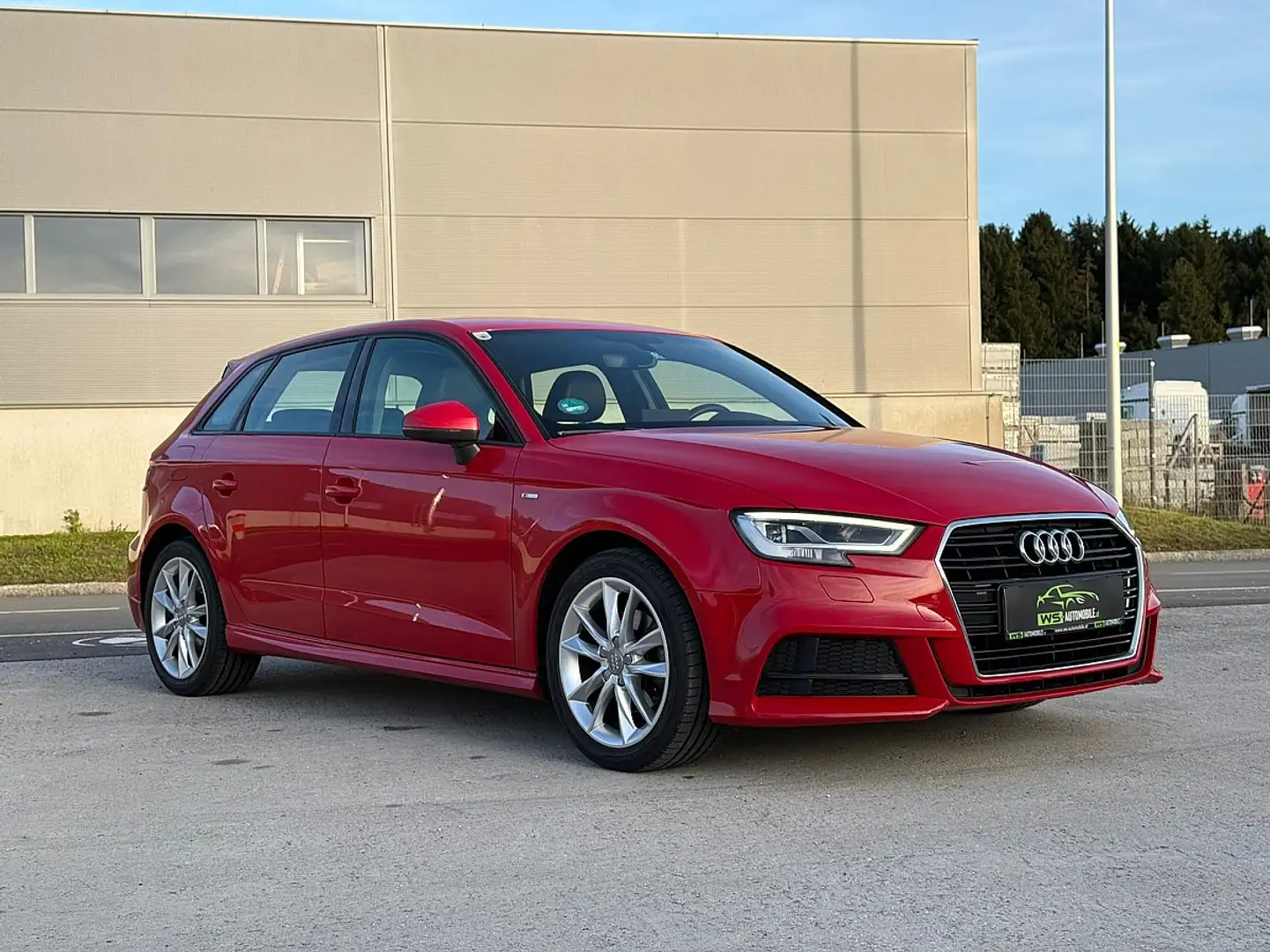 Audi A3 SB 35 TFSI S-line Rot - 2