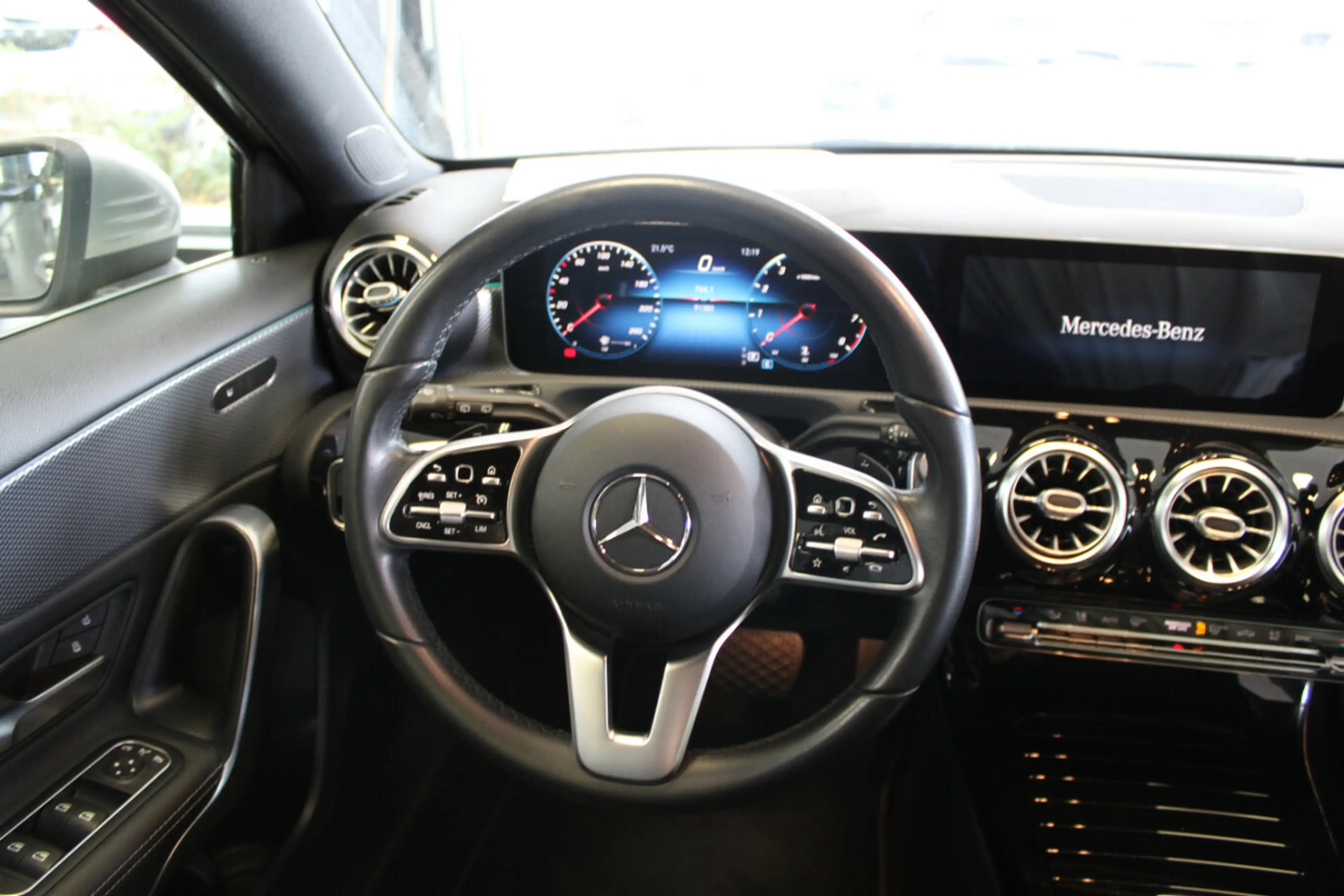 Mercedes-Benz A 220 7G-DCT Edition 19 — photo 9