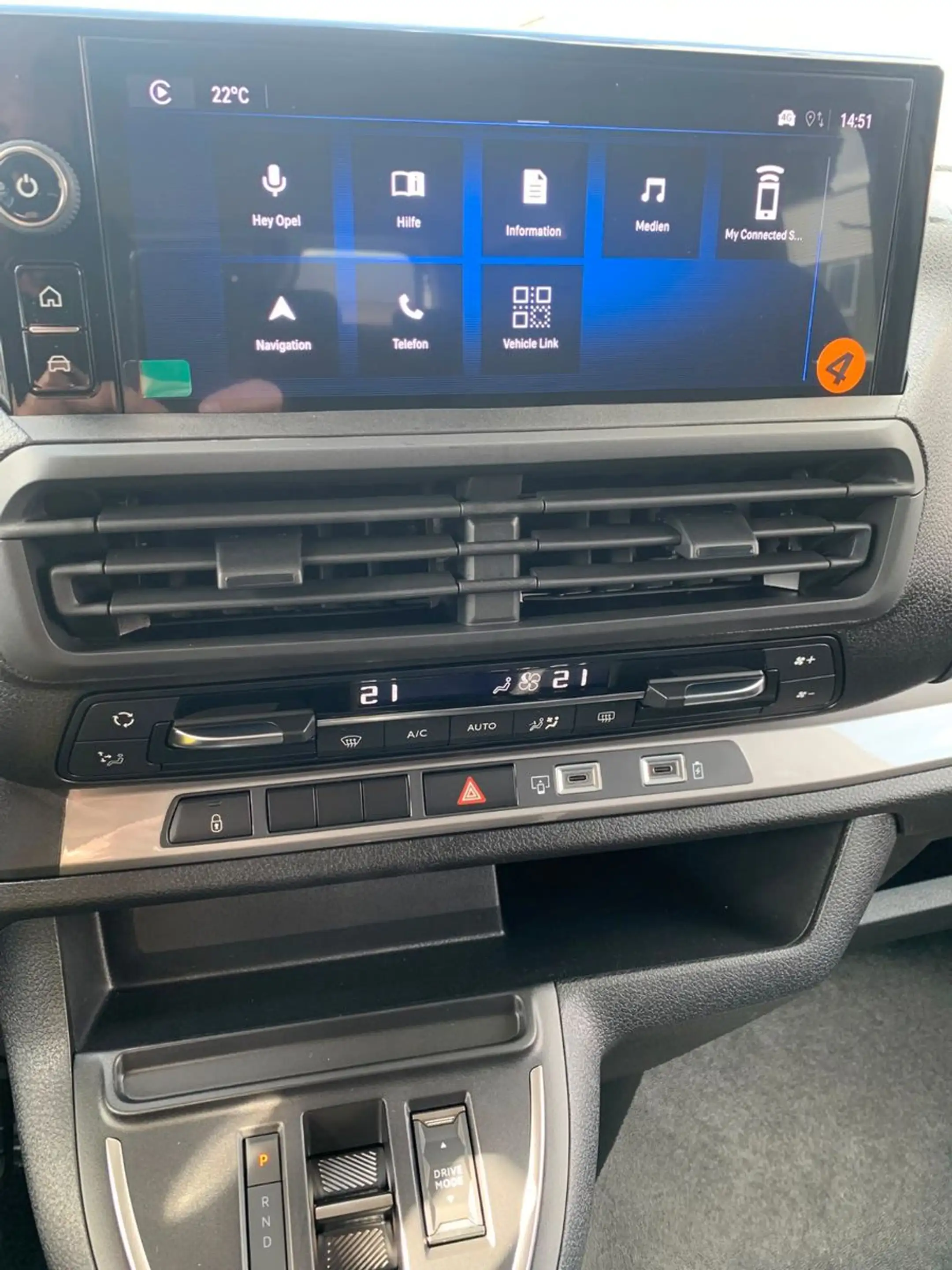 Opel Vivaro Kombi XL 8 Sitze Vollausst. 2.9 t Anhänge — photo 32