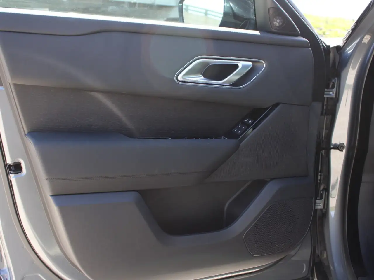 Land Rover Range Rover Velar снимка Land Rover Range Rover Velar
