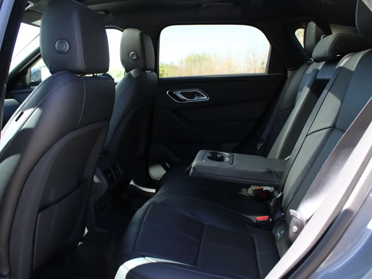 Land Rover Range Rover Velar снимка Land Rover Range Rover Velar