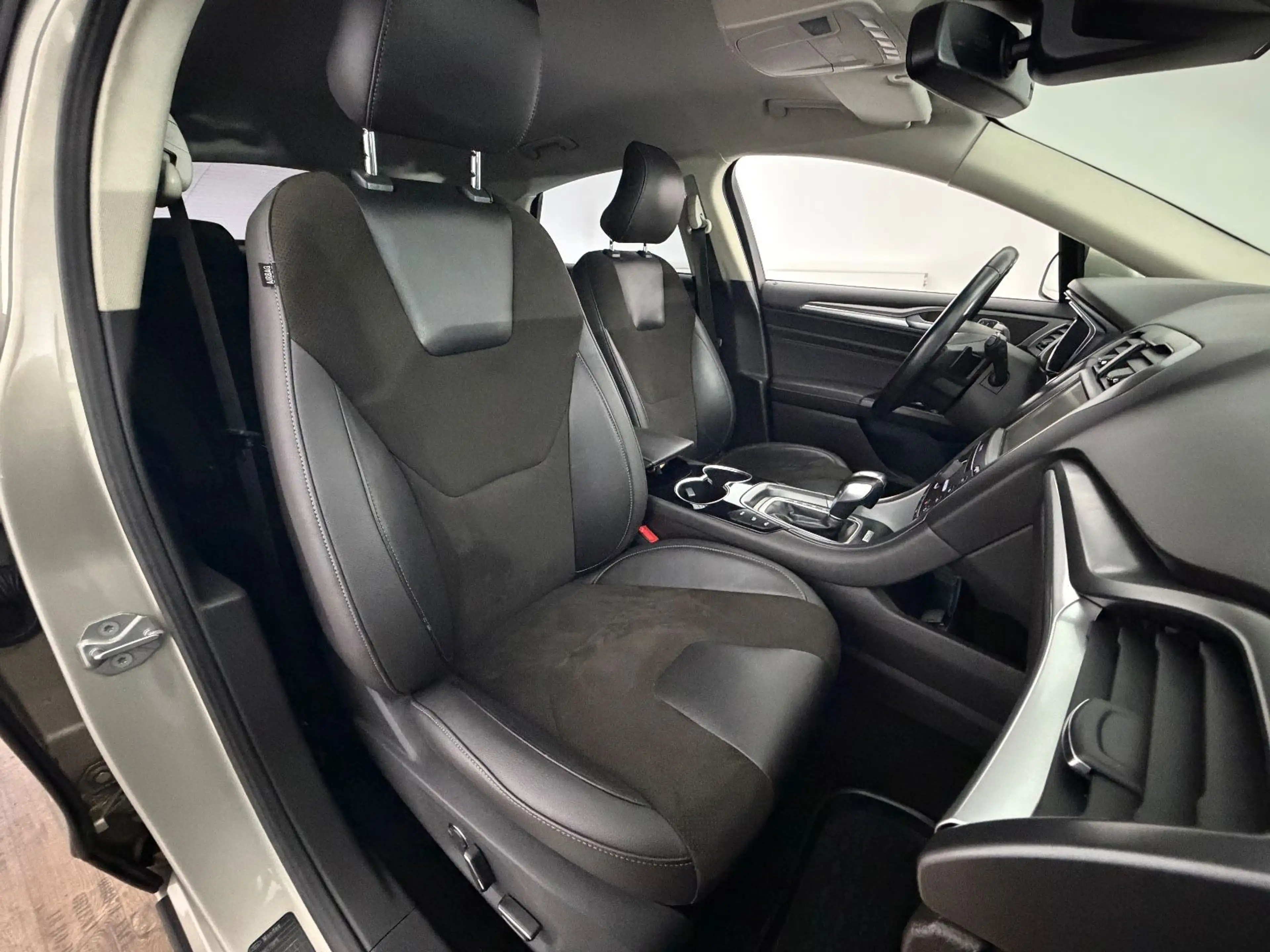Ford Mondeo Lim. Titanium/LED/ACC/AHK/LEDER/KAM/ — photo 10