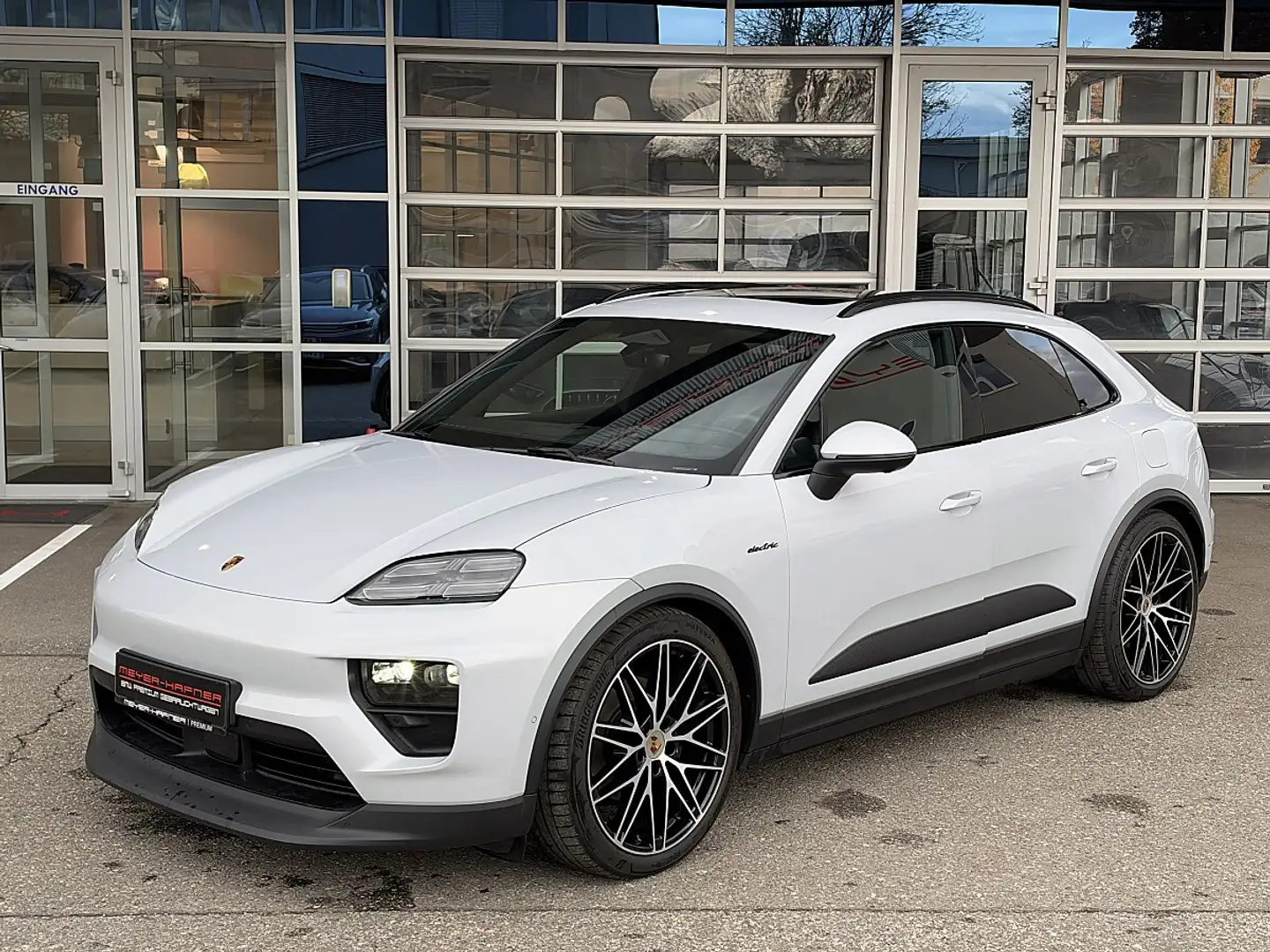 Porsche Macan 4 / AHK / PANO / Sportsitz / 22" Grau - 2