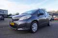 Toyota Yaris 1.3 16v VVT-i 99pk 5D Aspiration AIRCO Parkeer Cam Grau - thumbnail 1