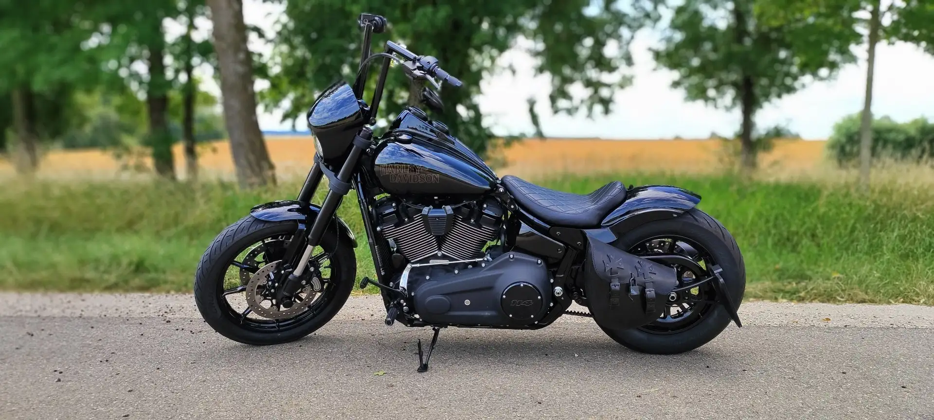 Harley-Davidson Lowrider S Softail 114 individueller Umbau Schwarz - 1