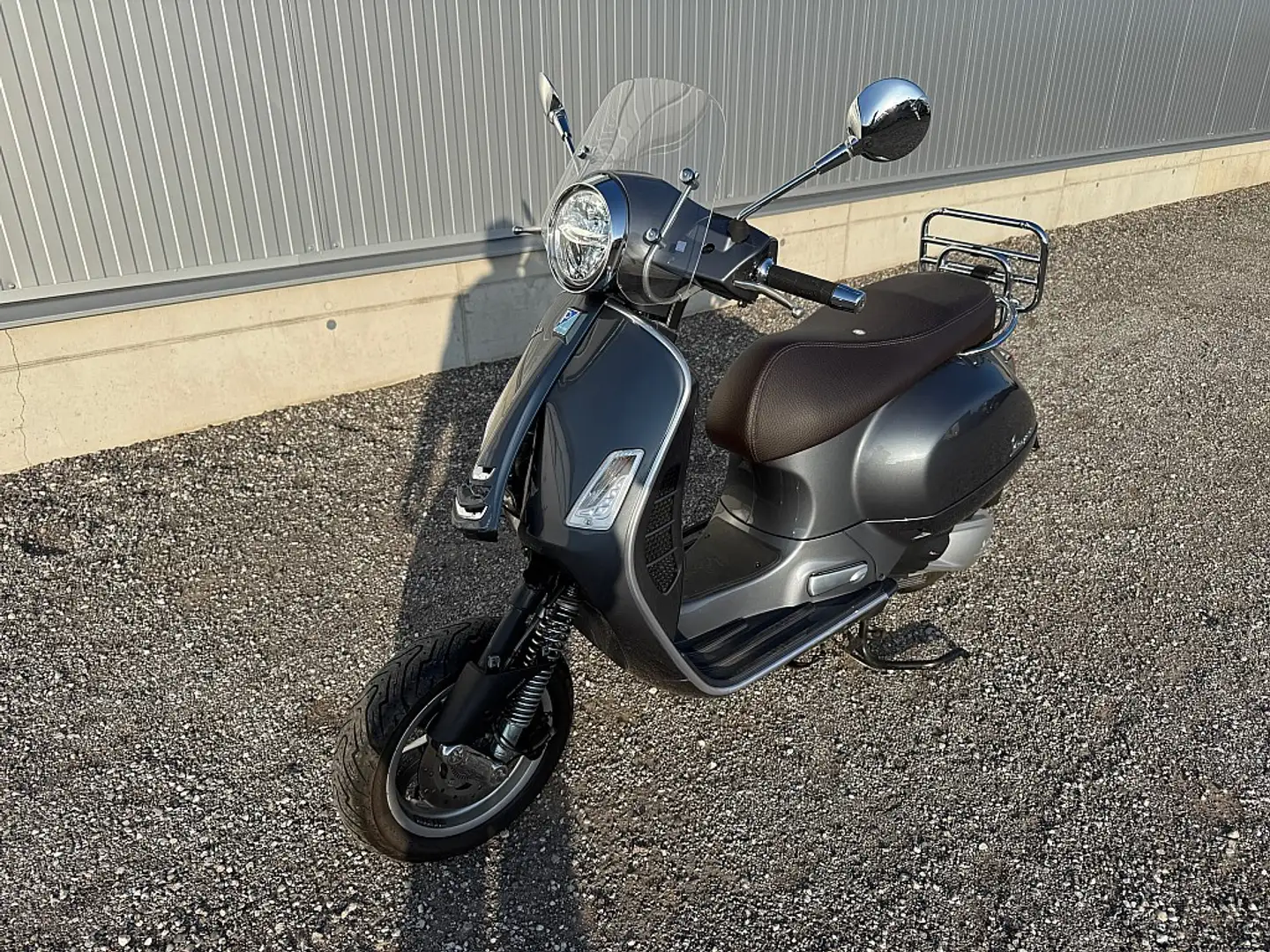 Vespa GTS 300 ABS Grijs - 1