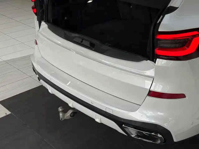 BMW X5 view 10