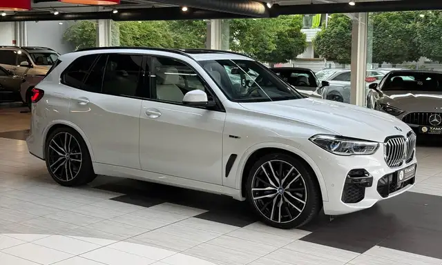 BMW X5 view 4