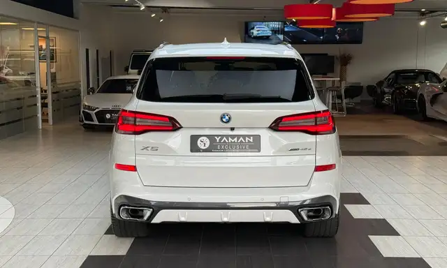 BMW X5 view 8