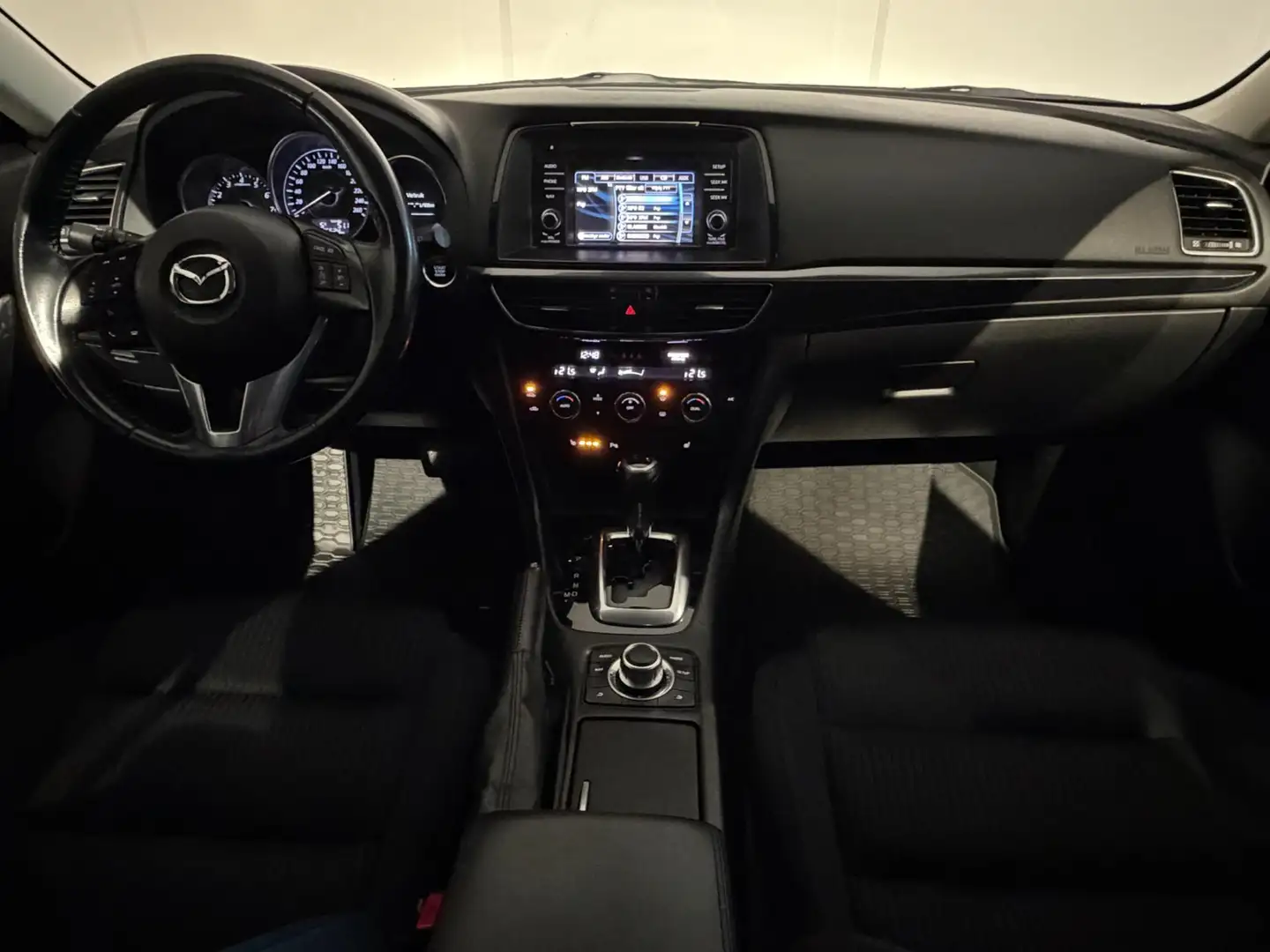 Mazda 6 Sportbreak 2.0 HP TS+ AUT /Clima/Cruise/PDC/LMV/Do Gris - 2